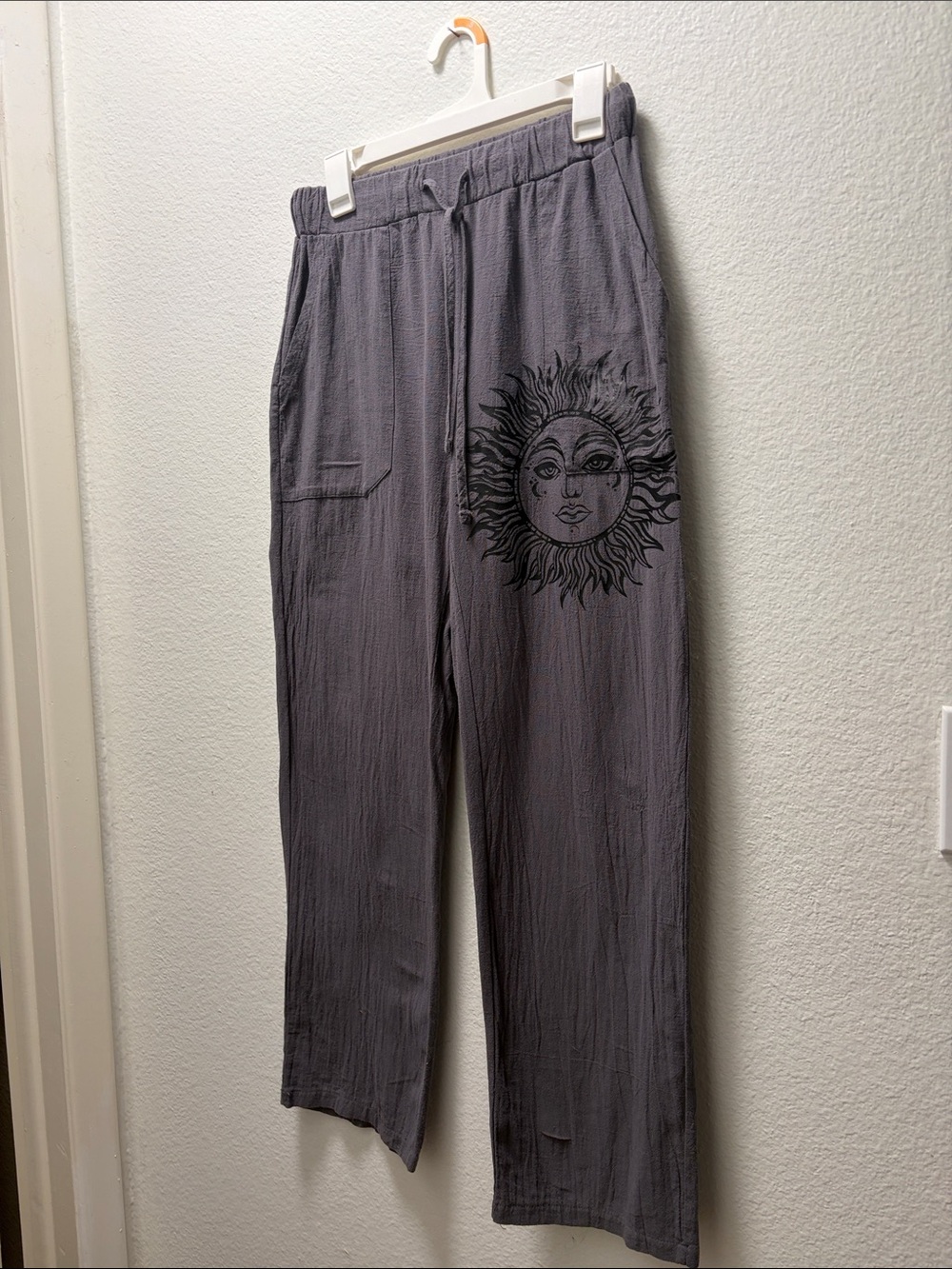 Women's Gray Sun Graphic Lounge Pants